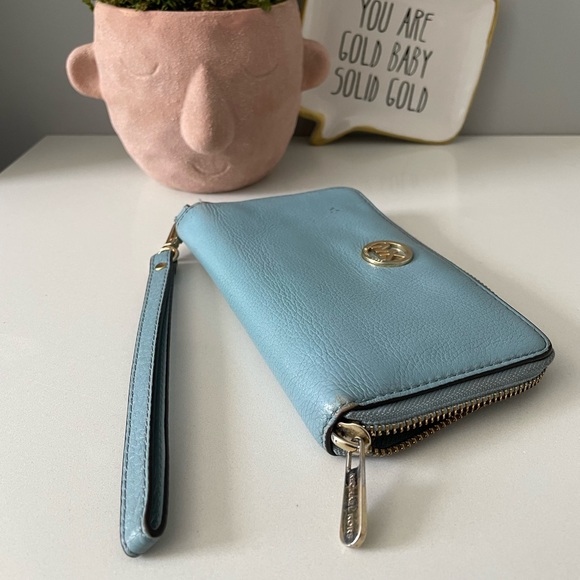 MK Blue Wristlet - Picture 2 of 5